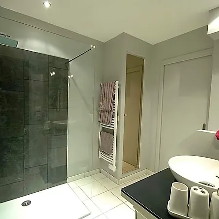 فندق مبيت وإفطار Les De 3*